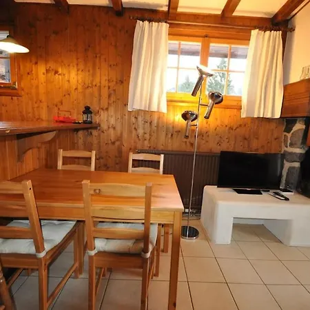 Dauphinelles 12 *